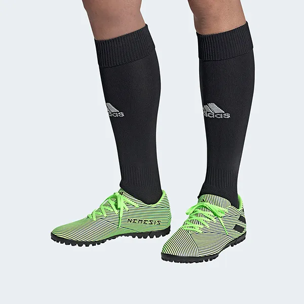 Top 12 mẫu giày đá bóng Adidas chính hãng chất lượng tốt hiện nay