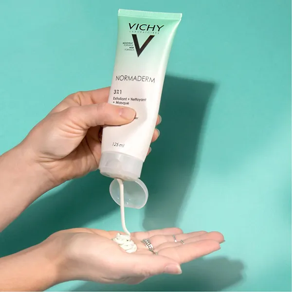 Gel Rửa Mặt Tẩy Tế Bào Chết Ngừa Mụn Vichy Normaderm 3 In 1 Scrub + Cleanser + Mask 125ml