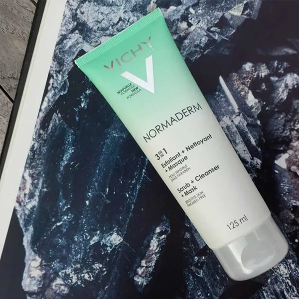 Gel Rửa Mặt Tẩy Tế Bào Chết Ngừa Mụn Vichy Normaderm 3 In 1 Scrub + Cleanser + Mask 125ml