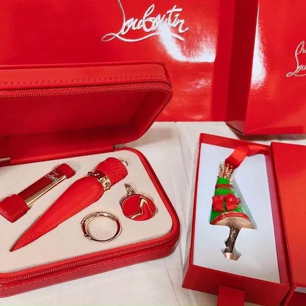 Set Son Christian Louboutin Silky Velvet Customized Vanity Kit Limited 001