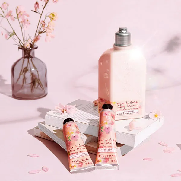 Sữa Dưỡng Thể L'Occitane Cherry Blossom Shimmered Lotion 250ml Phiên Bản Giới Hạn