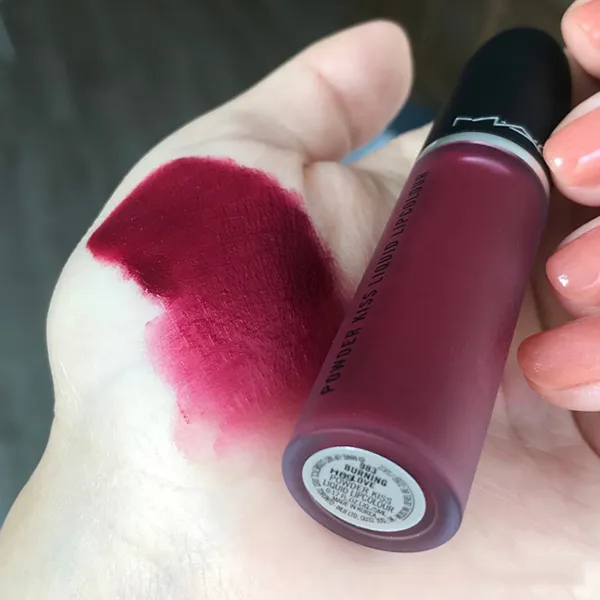 Son Kem Mac Powder Kiss 983 Burning Love Màu Đỏ Mận - Son Môi - Vua Hàng Hiệu