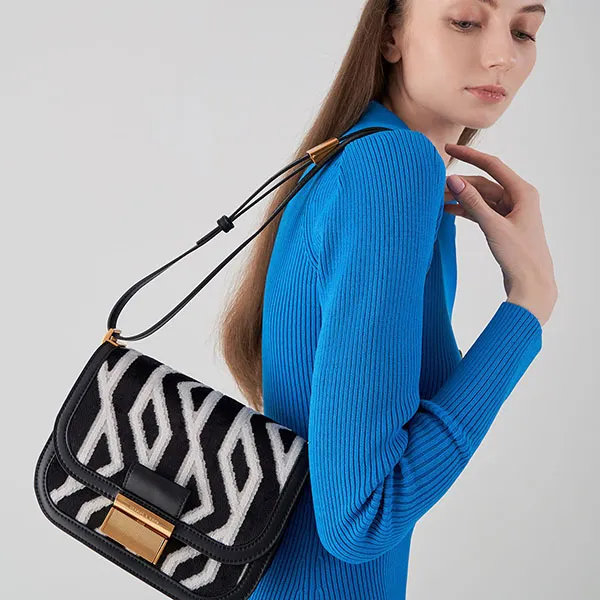 Túi Đeo Chéo Nữ Charles & Keith CNK Charlot Jacquard Printed 80781764 Size S Màu Đen