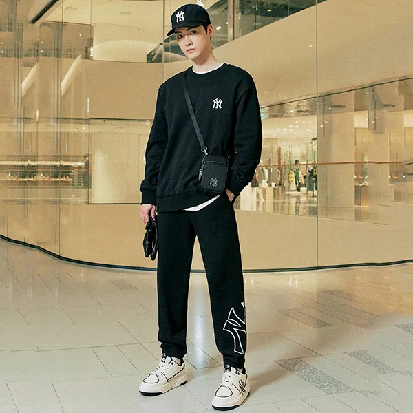 Túi Đeo Chéo MLB Nylon Yankees Yankees 3ACRH062N-50BKS Màu Đen