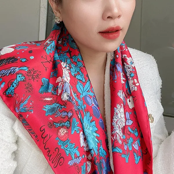 Khăn Lụa Salvatore Ferragamo Printed Silk-Twill Màu Đỏ Phối Xanh