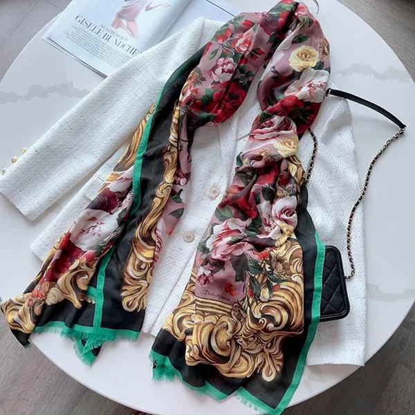 Khăn Quàng Cổ Nữ Dolce & Gabbana D&G FS184A/GDQ31 Phối Màu