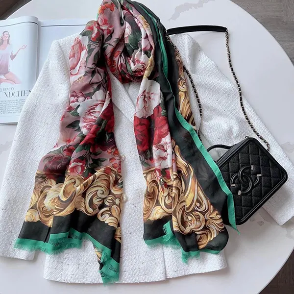 Khăn Quàng Cổ Nữ Dolce & Gabbana D&G FS184A/GDQ31 Phối Màu