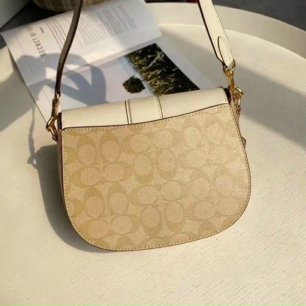Túi Đeo Chéo Coach Georgie Saddle C2806
