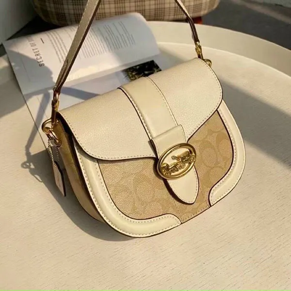Túi Đeo Chéo Coach Georgie Saddle C2806