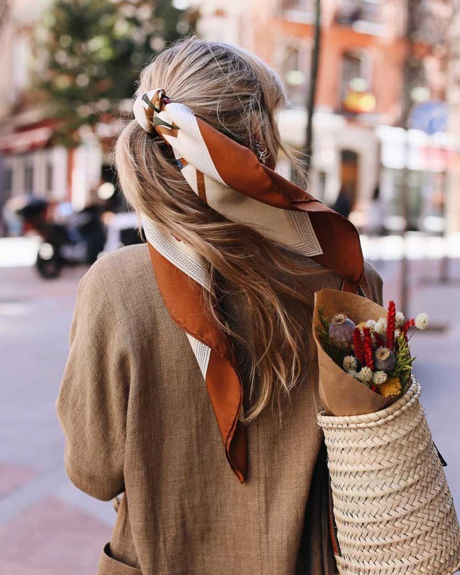 8 cách sử dụng khăn lụa quàng cổ làm phụ kiện thời trang sành điệu-2