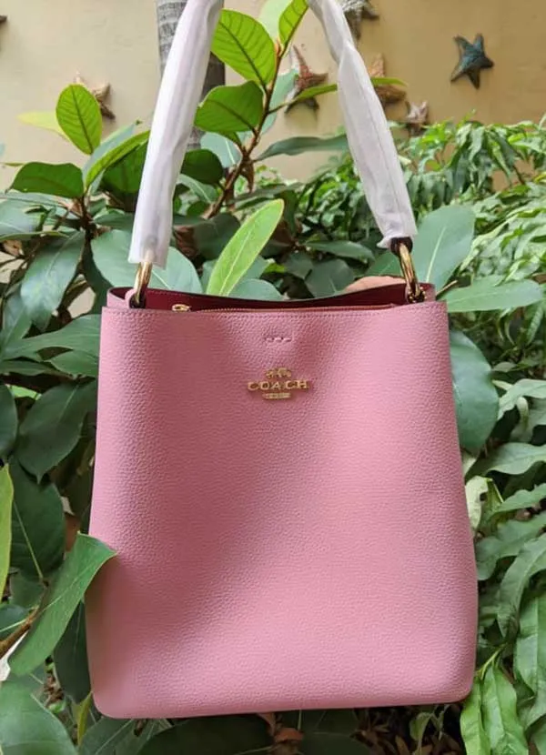 Túi Xách Coach Small Town Bucket Bag Màu Hồng