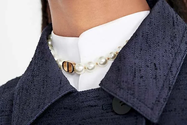 Dây Chuyền Dior 30 Montaigne Chokergold-Finish Metal And White Resin Pearls N1116MTGRS D301 - Trang sức - Vua Hàng Hiệu
