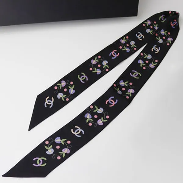 Khăn Chanel Silk Twill Hair Band CC Mark Flower Màu Đen