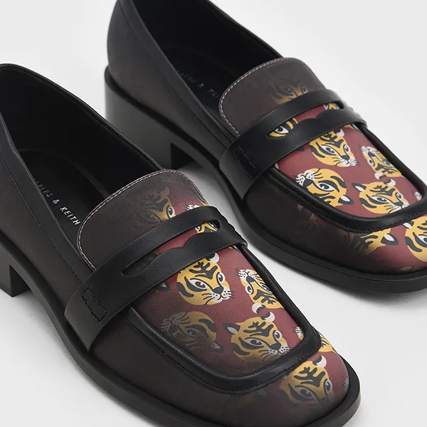 Giày Lười Charles & Keith CNK Antonia Heat-Reactive Penny Loafers 70380759-1 Màu Đen Đỏ Size 37