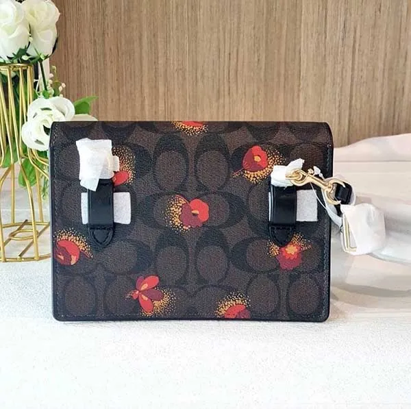 Túi Đeo Chéo Coach Klare Foldover Beltbag Màu Nâu Đen