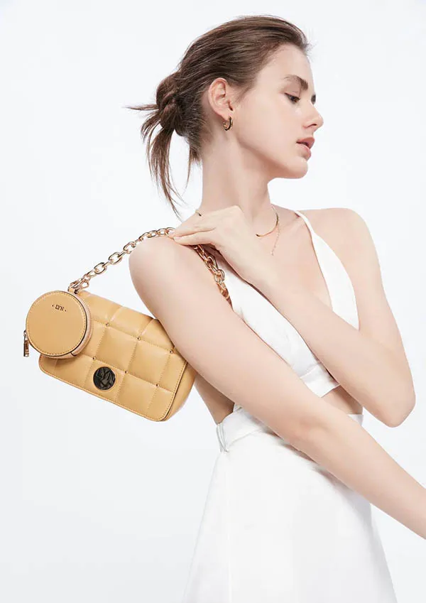 Túi Đeo Chéo Lyn Centric Mini Crossbody Bags LL21WBS003 Màu Vàng