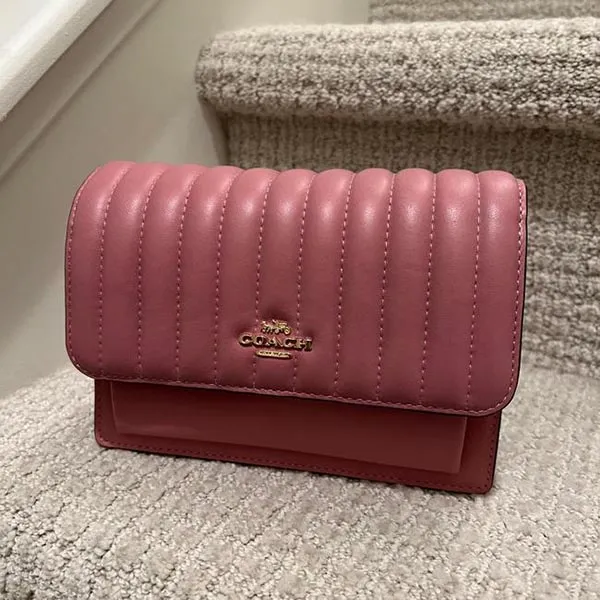 Túi Đeo Chéo Coach Foldover Belt Bag With Linear Quilting Màu Hồng