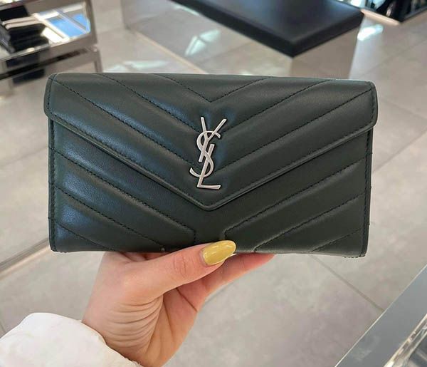 Túi Cầm Tay Nữ Yves Saint Laurent YSL Large Monogram Flap Wallet Màu Đen - 3