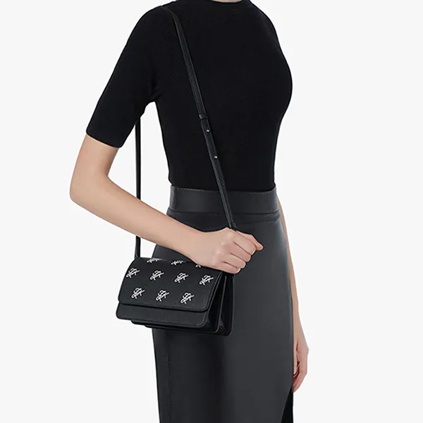 Túi Đeo Chéo Find Kapoor Accordion Bag 18 Pattern Solid Black Màu Đen