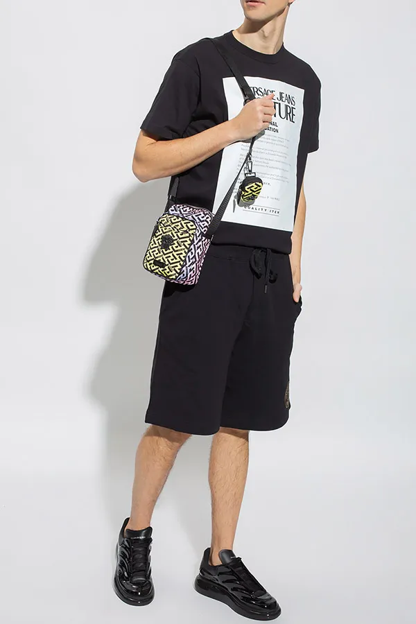 Áo Phông Versace Jeans Couture T-Shirt Con Dettaglio Logo 72GAHT05 CJ00O Màu Đen