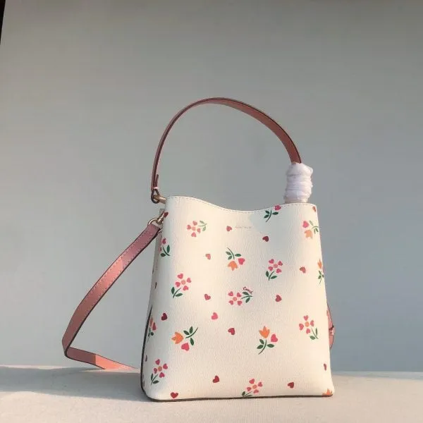 Túi Xách Coach Small Town Bucket Bag With Heart Petal Print C7976 Màu Trắng