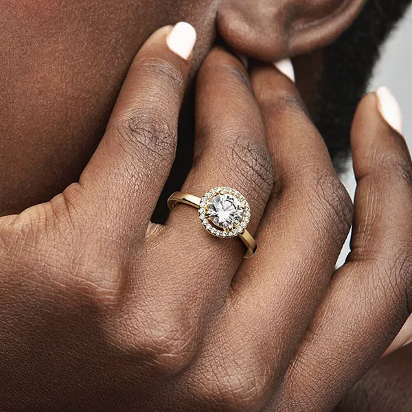 Nhẫn Pandora Sparkling Round Halo Ring Màu Vàng
