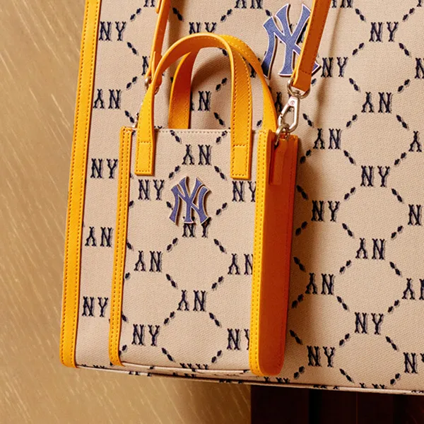 Túi Đeo Chéo MLB Monogram Diamond Jacquard Phone Pouch 3ACRH012N-50BGS Màu Beige