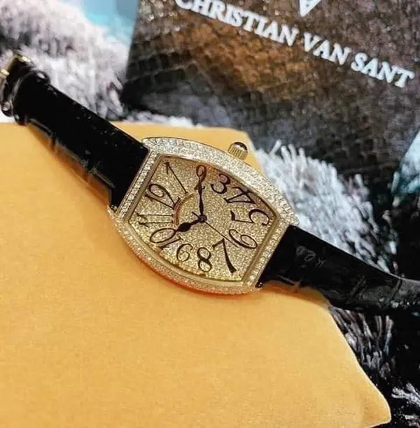 Đồng Hồ Nữ Christian Van Sant Elegant Quartz Gold Dial Ladies Watch CV4820 Màu Đen