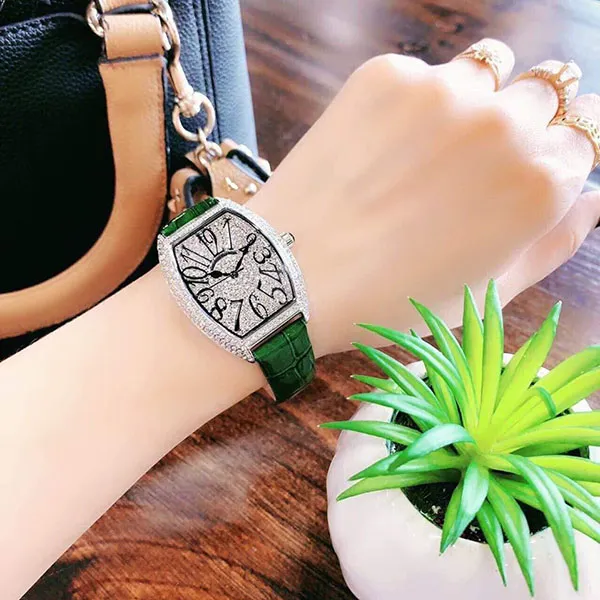 Đồng Hồ Nữ Christian Van Sant Elegant Quartz White Dial Ladies Watch CV4821G Màu Xanh Green