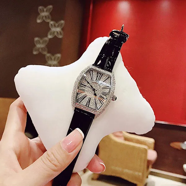 Đồng Hồ Nữ Christian Van Sant Chic Quartz Silver Dial CV4840 Màu Đen Bạc - Đồng hồ - Vua Hàng Hiệu