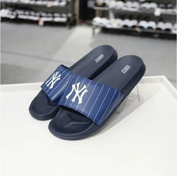 Dép Unisex MLB Yankees Xanh Navy Kẻ Sọc Size 41