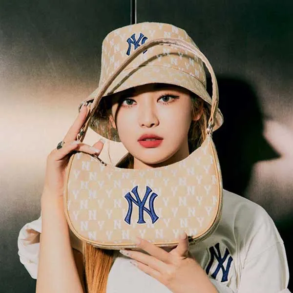 Túi Xách MLB Monogram Jacquard Hobo New York Yankees 3ABQS012N-50BGD Màu Be