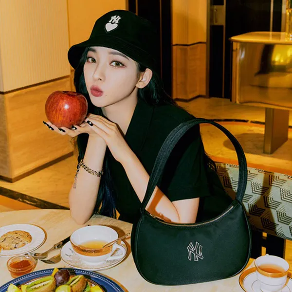 Túi Xách MLB Nylon Hobo New York Yankees 3ABQS032N-50BKS Màu Đen