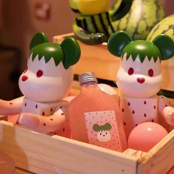 Đồ Chơi Mô Hình Bearbrick X Clot Summer Fruits Snow Strawberry Màu Hồng Trắng Size 1000%