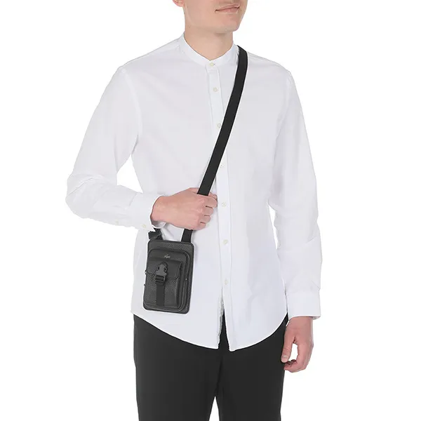 Túi Đeo Chéo Lacoste Soft Mate Màu Đen