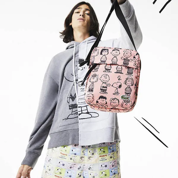 Túi Đeo Chéo Lacoste X Peanuts Print Canvas Vertical Shoulder Bag Màu Đen Hồng