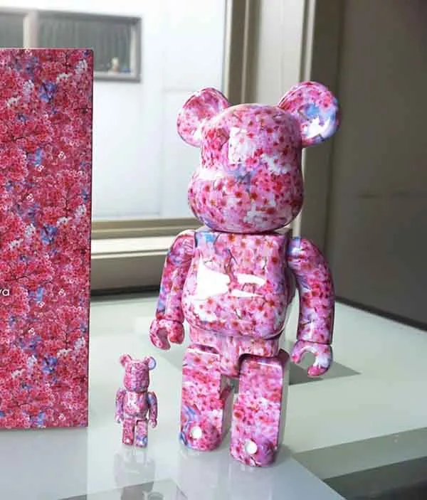 Đồ Chơi Mô Hình Bearbrick Mika Ninagawa Sakura Màu Hồng Đào Size 100% + 400%
