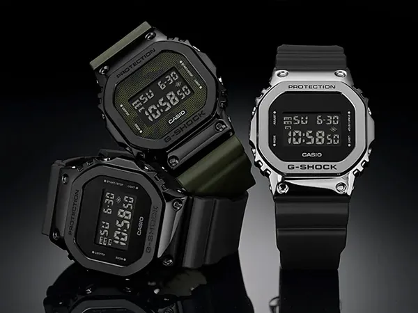 Đồng Hồ Nam Casio Metal Covered GM5600-1 Màu Đen
