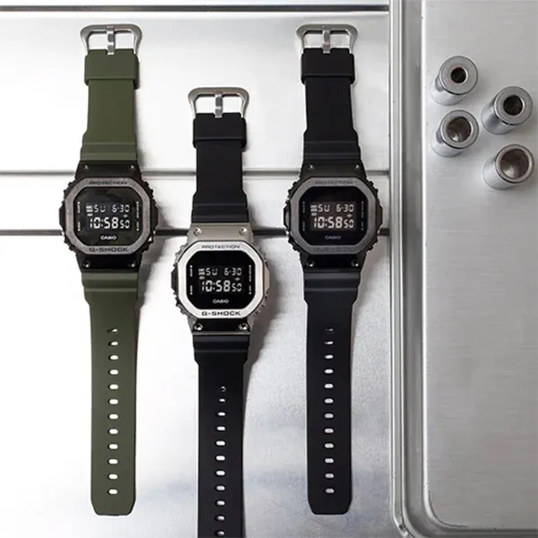 Đồng Hồ Nam Casio Metal Covered GM5600-1 Màu Đen