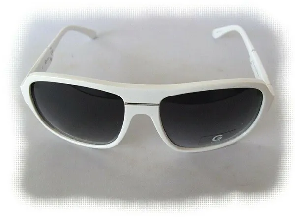 Kính Mát Guess Grey Square Unisex Sunglasses GG2105 21B 60 Màu Trắng Xám