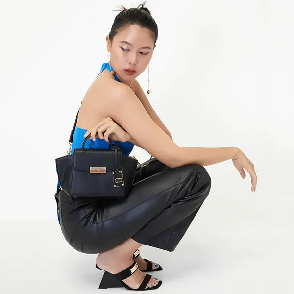 Túi Xách Lyn Dimension S Handbags LL22FBS206 Màu Đen