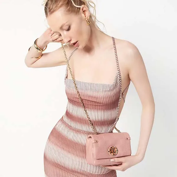 Túi Đeo Chéo Lyn Bristol XS Crossbody Bags LL22SBF037 Màu Hồng Nhạt