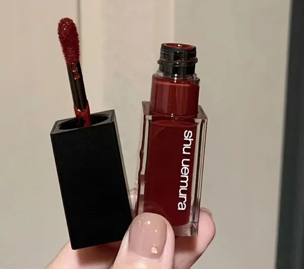 Son Kem Shu Uemura Kinu RD 192 Màu Đỏ Mận