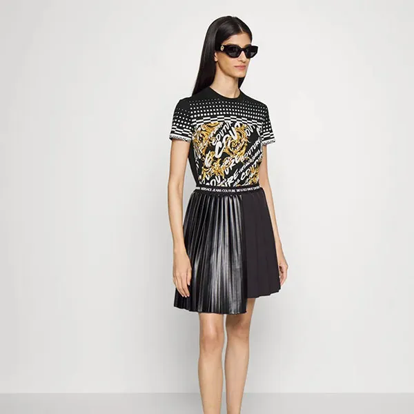 Áo Thun Versace Jeans Couture Panel Brush Cout T-Shirt Màu Đen