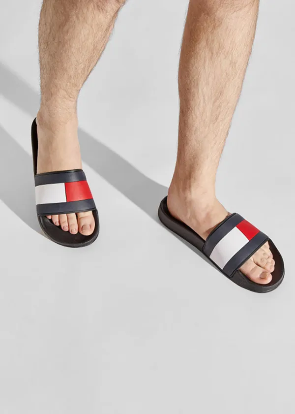 Dép Tommy Hilfiger Rubber TH Flag Pool Slide FM0FM04263 Black BDS Phối Màu Size 40