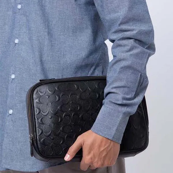 Túi Cầm Tay Nam Coach Multifunction Pouch In Signature Leat F66555 Màu Đen