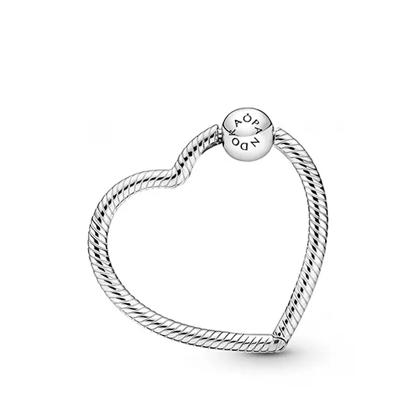 Pandora Moments Heart Charm Holder là một trong những vật phẩm trang sức đẹp nhất và đầy ý nghĩa. Nếu bạn muốn tìm kiếm một món quà đặc biệt cho một người quan trọng trong cuộc đời, hãy xem hình ảnh về Pandora Moments Heart Charm Holder.