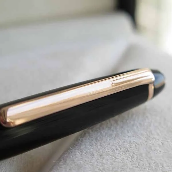 Bút Dạ Bi Montblanc Meisterstuck Rose Gold-Coated Rollerball MB112678 Màu Đen