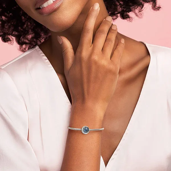 Hạt Vòng Charm Pandora Moments Họa Tiết Mặt Trăng Và Bầu Trời 798524C01 Màu Xanh Bạc