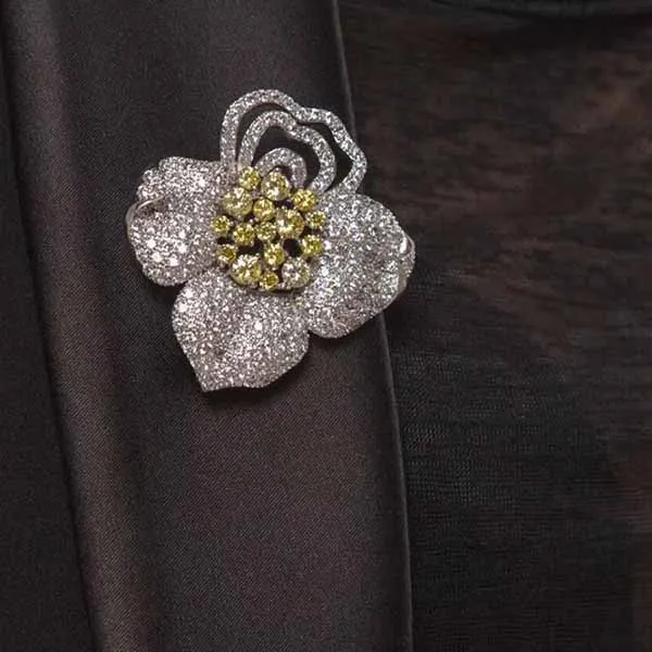 Cài Áo Meri Hoa Nhụy Vàng Cách Điệu BR175 - Phụ kiện - Vua Hàng Hiệu